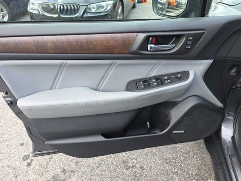 Used 2018 Subaru Outback 2.5i Limited image 11