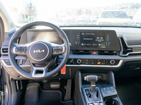 Certified 2025 Kia Sportage LX AWD/4WD image 13