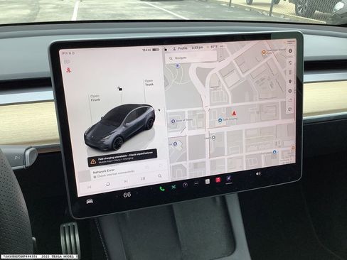 Used 2022 Tesla Model Y Performance image 9