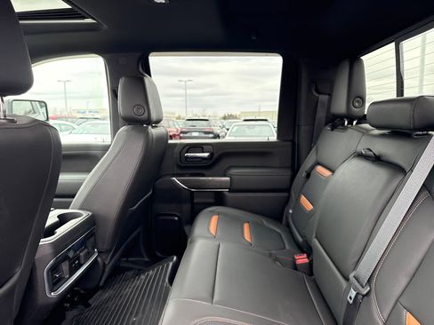 Used 2022 GMC Sierra 2500 AT4 w/ AT4 Preferred Package AWD/4WD image 14