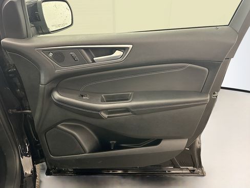 Used 2024 Ford Edge Titanium image 33
