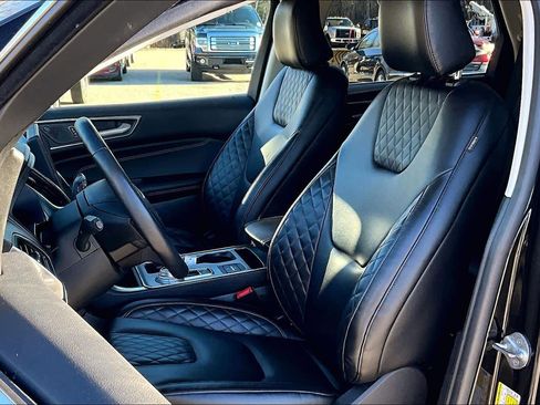 Used 2023 Ford Edge Titanium image 8