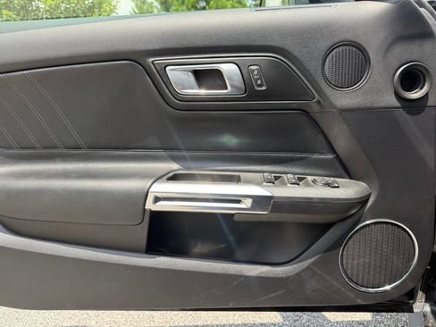 Used 2019 Ford Mustang Premium RWD image 41