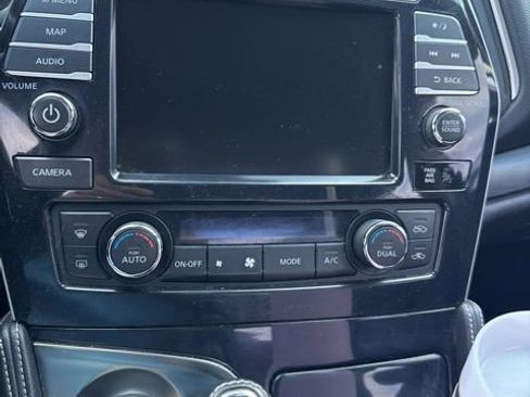 Used 2019 Nissan Maxima Platinum w/ Illumination Package image 11