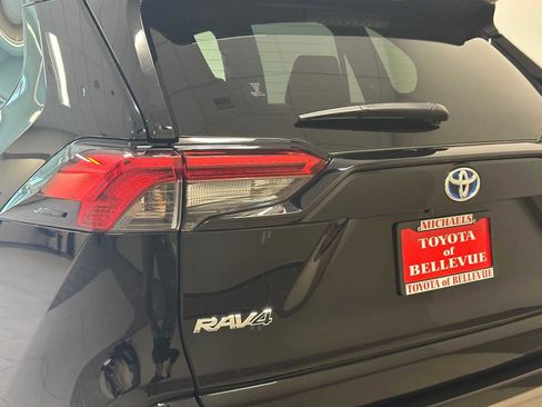 Certified 2024 Toyota RAV4 SE w/ Convenience Package image 8