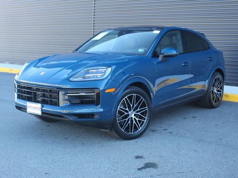 Certified 2025 Porsche Cayenne Coupe AWD/4WD image 1