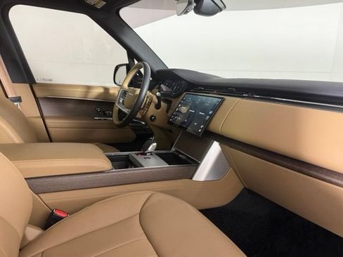 Used 2025 Land Rover Range Rover SE AWD/4WD image 32