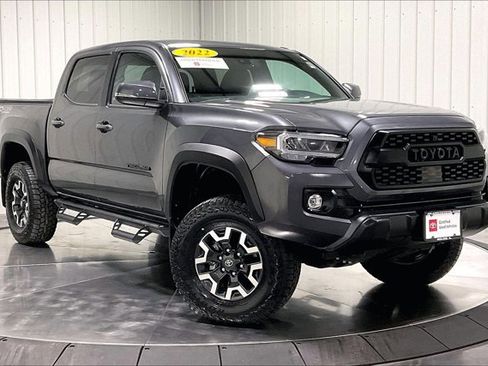 Certified 2022 Toyota Tacoma TRD Off-Road image 3
