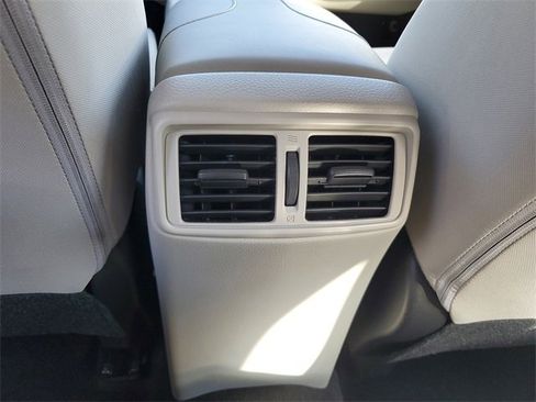 Certified 2022 Nissan Rogue Sport SV image 28