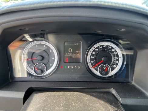 Used 2015 RAM 2500 Tradesman w/ Chrome Appearance Group AWD/4WD image 8
