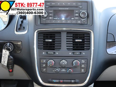 Used 2016 Dodge Grand Caravan SE w/ Quick Order Package 29E SE image 18