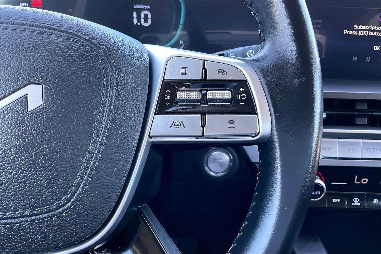 Used 2025 Kia Telluride LX FWD image 23