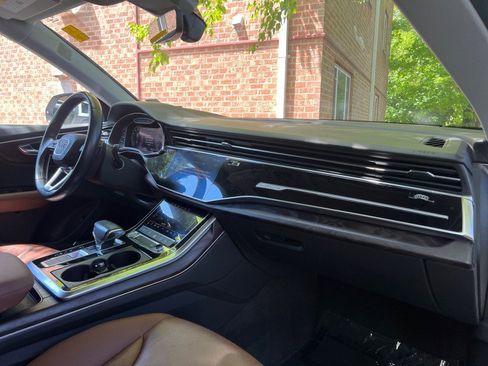Used 2019 Audi Q8 Premium Plus w/ Premium Plus AWD/4WD image 33