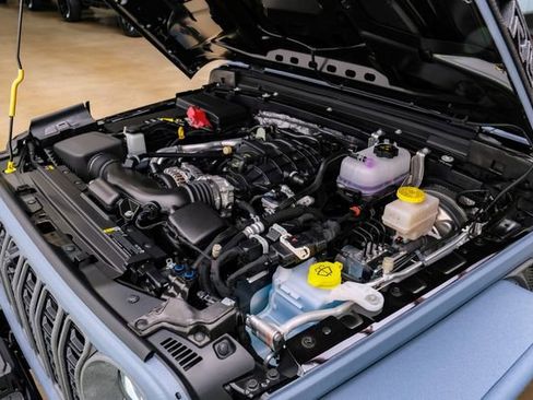 Used 2025 Jeep Wrangler Unlimited Rubicon w/ Technology Group image 85