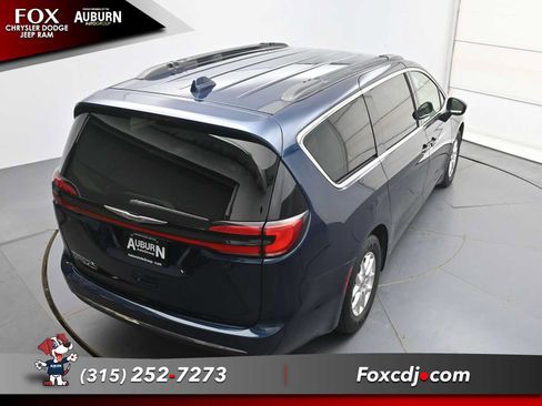 Used 2022 Chrysler Pacifica Touring-L FWD image 31
