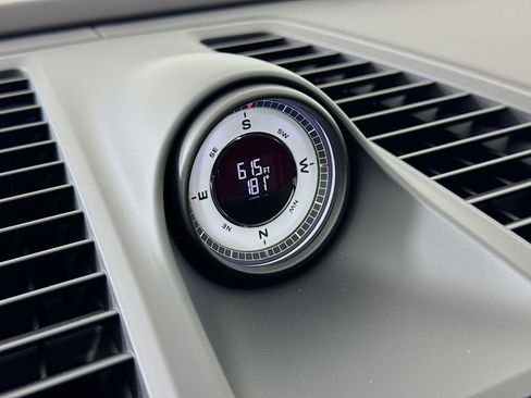 New 2026 Porsche Macan Electric image 18