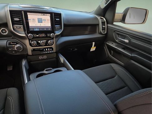 Used 2026 RAM 1500 Express AWD/4WD image 12