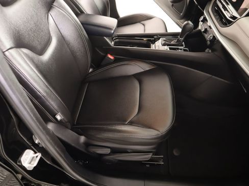 Used 2025 Jeep Compass Limited image 12