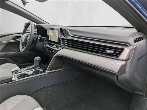 Used 2026 Toyota Camry SE image 19