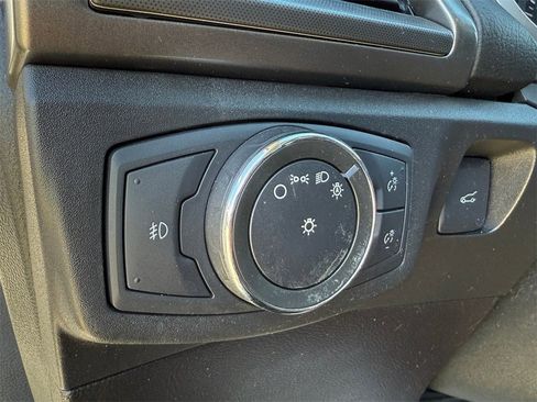 Used 2017 Ford Fusion SE w/ Equipment Group 201A image 16