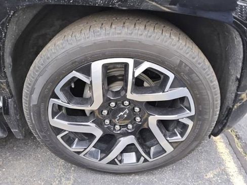 Used 2025 Chevrolet Silverado EV RST AWD/4WD image 19