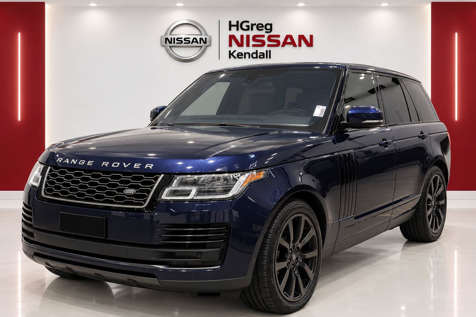 Used 2018 Land Rover Range Rover Supercharged AWD/4WD image 3