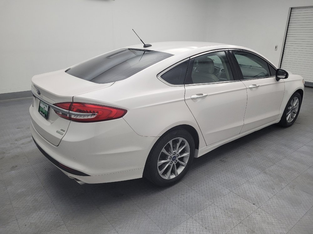 Used 2017 Ford Fusion SE w/ Fusion SE Technology Package FWD image 10