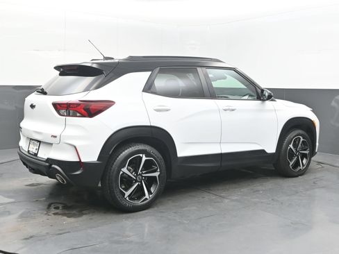 Used 2021 Chevrolet TrailBlazer RS w/ Sun and Liftgate Package FWD image 7