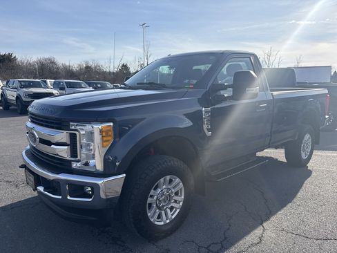 Used 2017 Ford F250 XLT w/ XLT Value Package image 8
