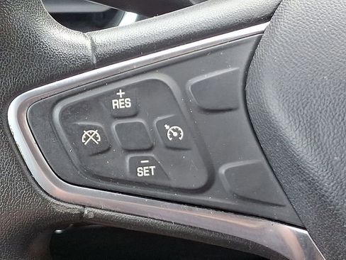 Used 2018 Chevrolet Equinox LT image 22