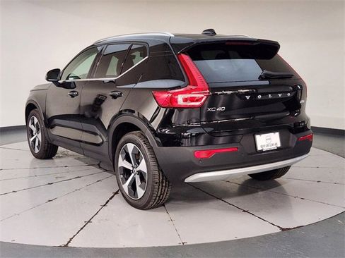 New 2025 Volvo XC40 B5 Core w/ Protection Package Premier image 6