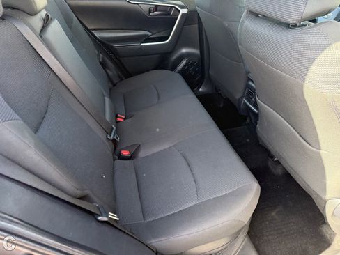 Used 2024 Toyota RAV4 LE AWD/4WD image 9