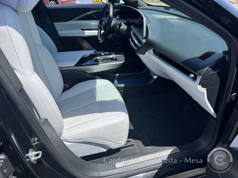 Used 2024 Cadillac Lyriq Sport RWD image 27