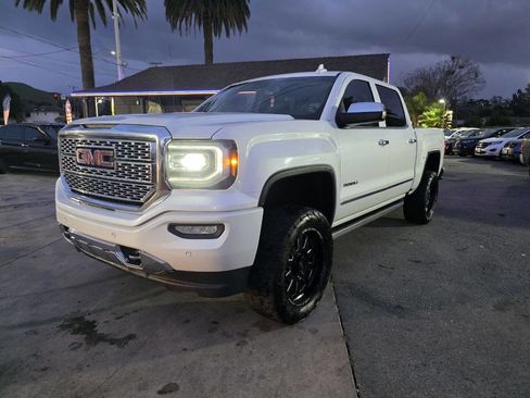 Used 2018 GMC Sierra 1500 Denali w/ Denali Ultimate Package image 3