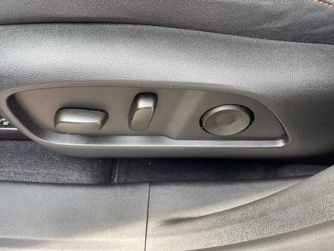 Used 2025 Chevrolet Equinox ACTIV w/ Safety and Technology Package FWD image 15