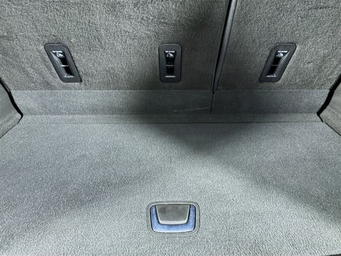 Used 2023 Cadillac Escalade Premium Luxury image 34