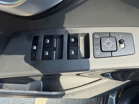 Used 2024 Kia Niro Wind w/ Wind Preserve Package FWD image 9