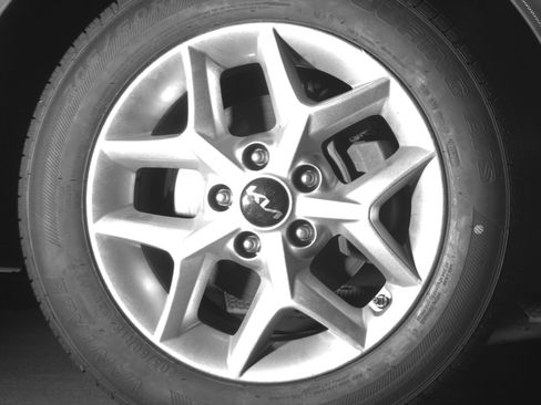 Used 2025 Kia Soul LX w/ LX Technology Package FWD image 20