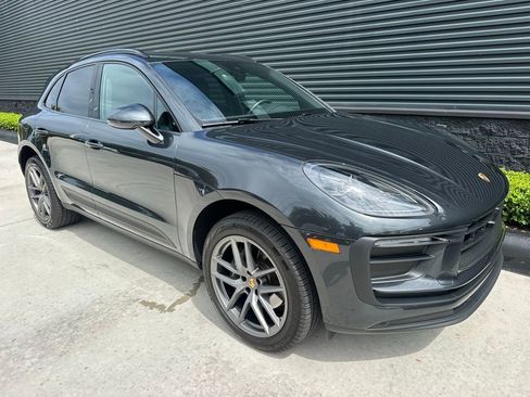 Certified 2025 Porsche Macan AWD/4WD image 12