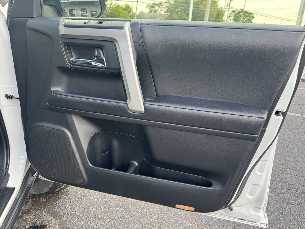 Used 2024 Toyota 4Runner SR5 AWD/4WD image 26