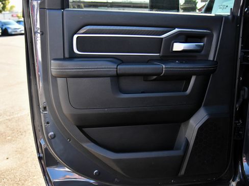 Used 2025 RAM 2500 Big Horn AWD/4WD image 37