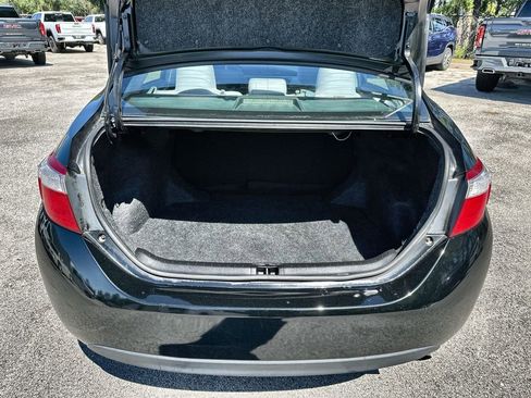 Used 2014 Toyota Corolla LE FWD image 24