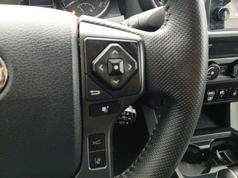 Used 2019 Toyota Tacoma TRD Sport w/ Technology Package RWD image 25