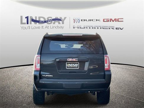 Used 2019 GMC Yukon SLT image 3