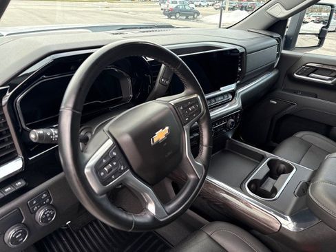 Used 2024 Chevrolet Silverado 3500 LTZ w/ LTZ Convenience Package image 17