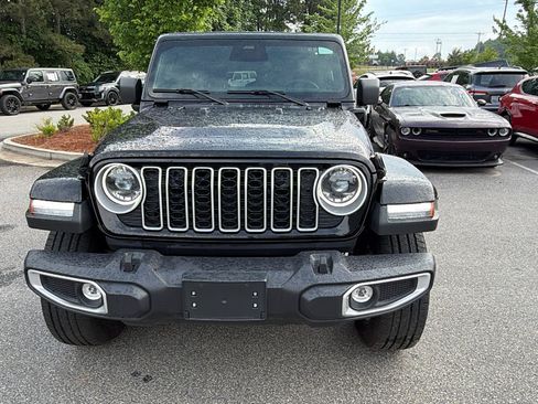 Used 2025 Jeep Wrangler Unlimited Sahara w/ Safety Group AWD/4WD image 3