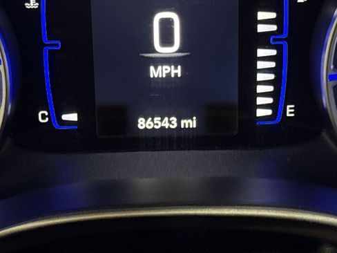 Used 2021 Chrysler Voyager Lxi FWD image 13