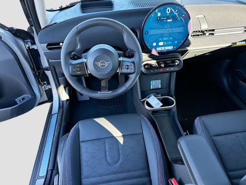 New 2026 MINI Cooper 4-Door Hardtop image 17