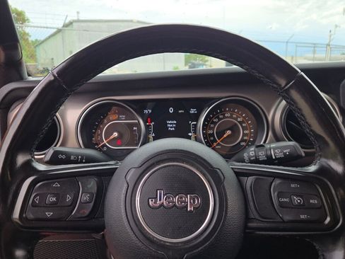 Used 2021 Jeep Wrangler Unlimited Sport AWD/4WD image 28