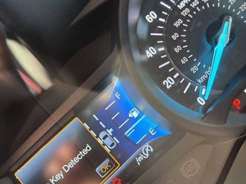 Used 2023 Ford Edge ST-Line image 11